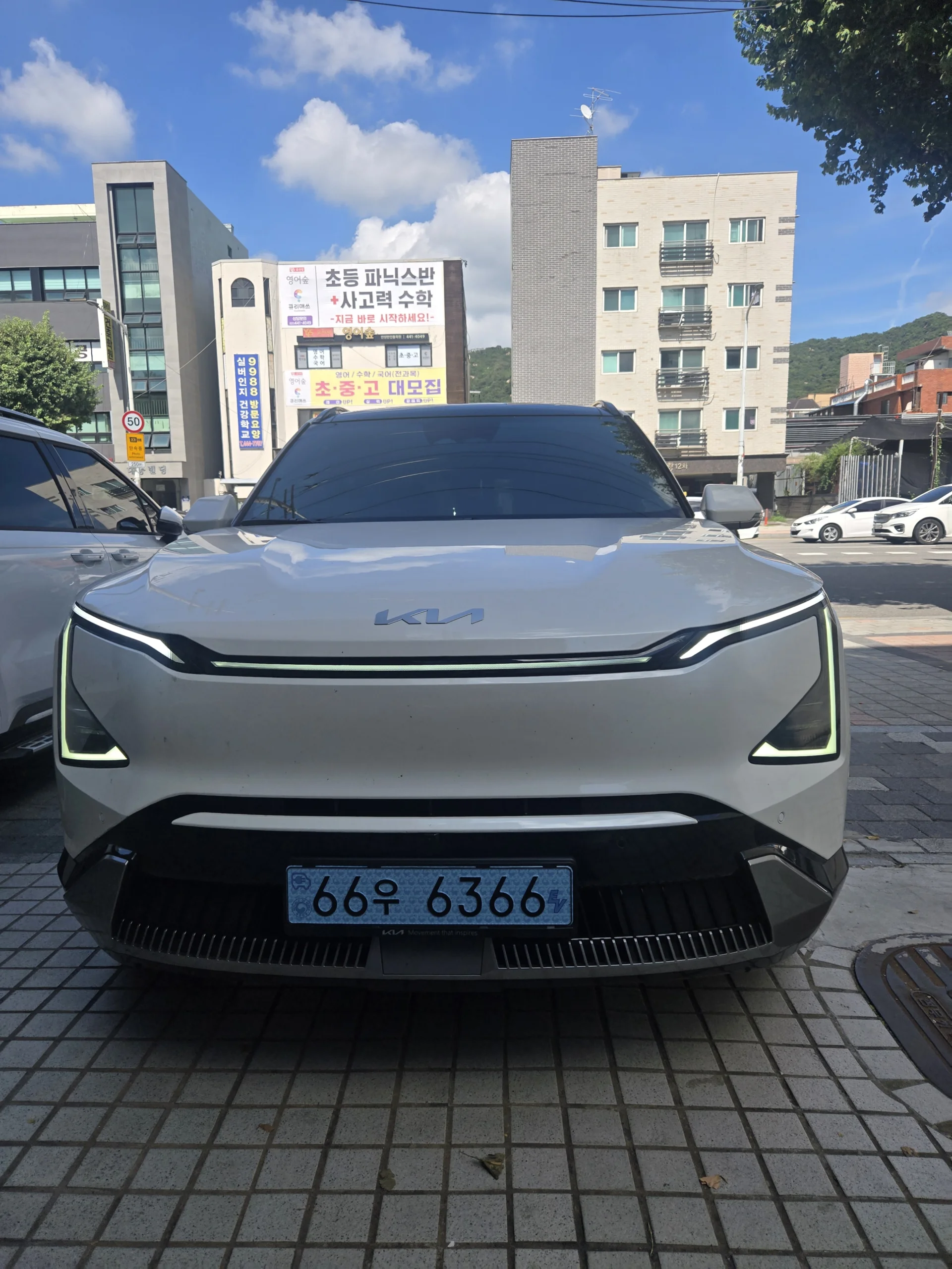 기아 전기차 vs 내연기관 관련 기아 EV5 측면 디자인
